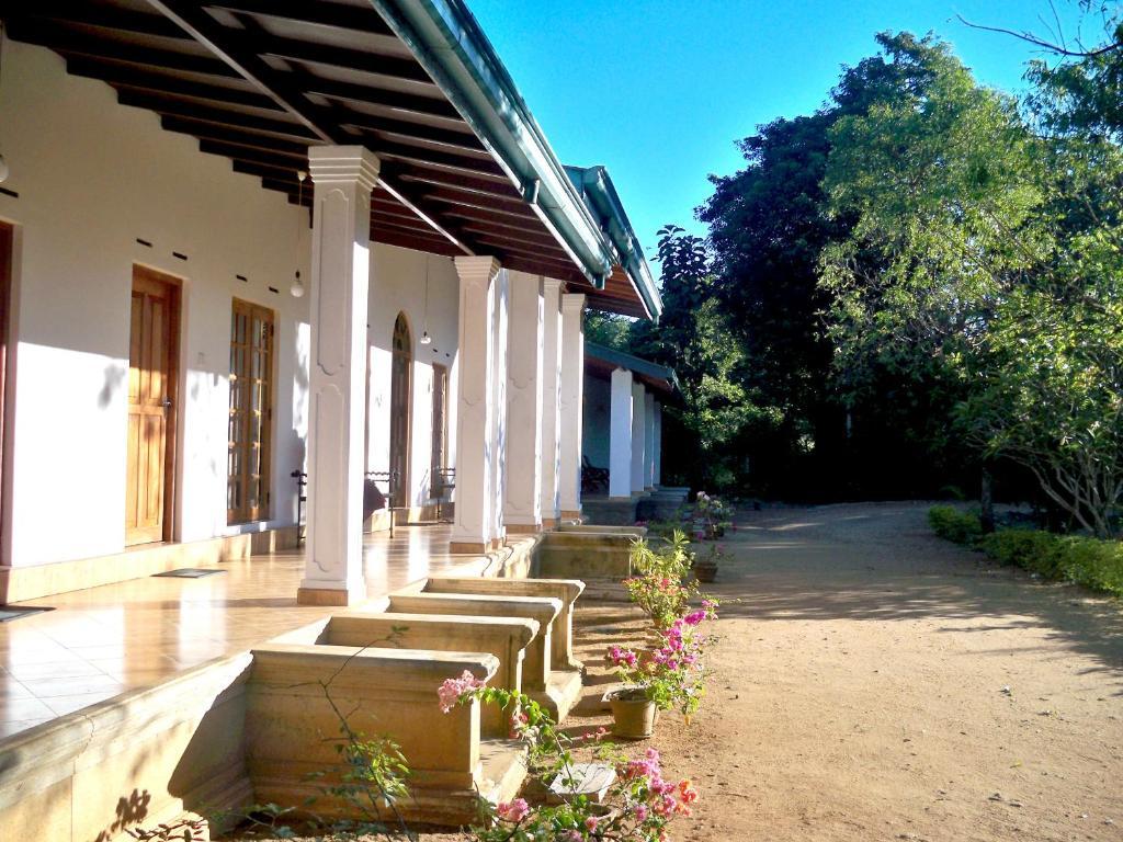 Le Grand Meaulnes Hotel Habarana Exterior photo